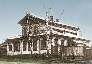 Первое здание школы